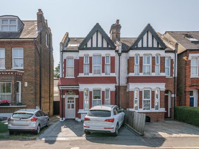 Flat for rent in Streatham, Greater London