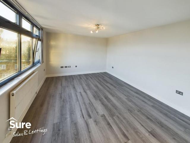 Apartment for rent in The Image, Pouchen End