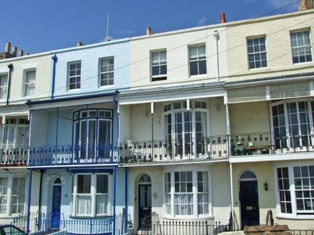 Flat for rent in East Cliff, Acol