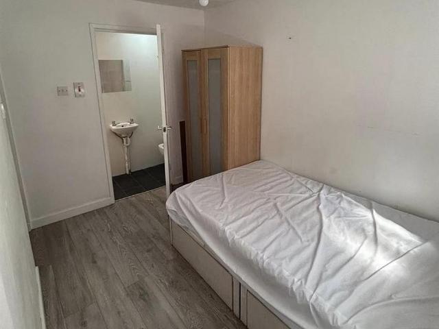 Apartment for rent in Avenham, Higher Bartle