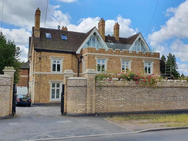 Flat for rent in Great Chatwell, Staffordshire
