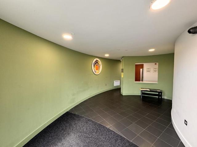 Flat for rent in Cavalier Hill, Leeds
