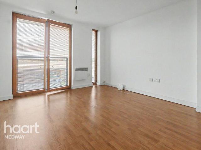 Apartment for rent in Brompton, Gillingham