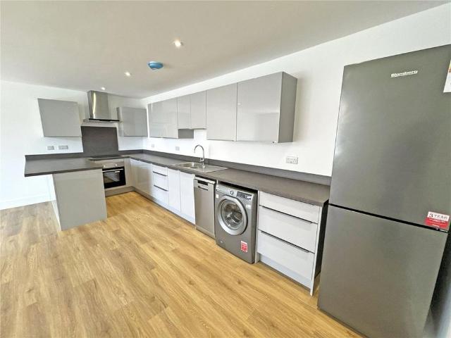 Apartment for rent in Perryfields, West Sussex