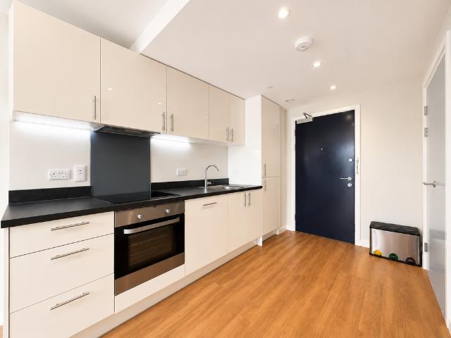 Flat for rent in Slough