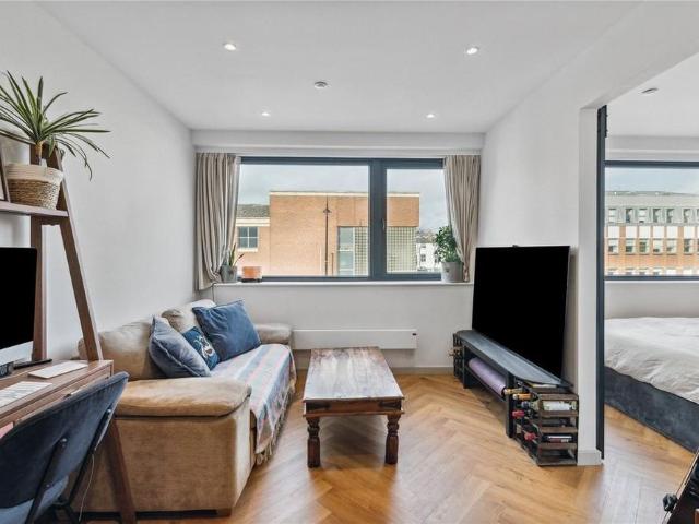 Apartment for rent in London Borough of Merton, Greater London