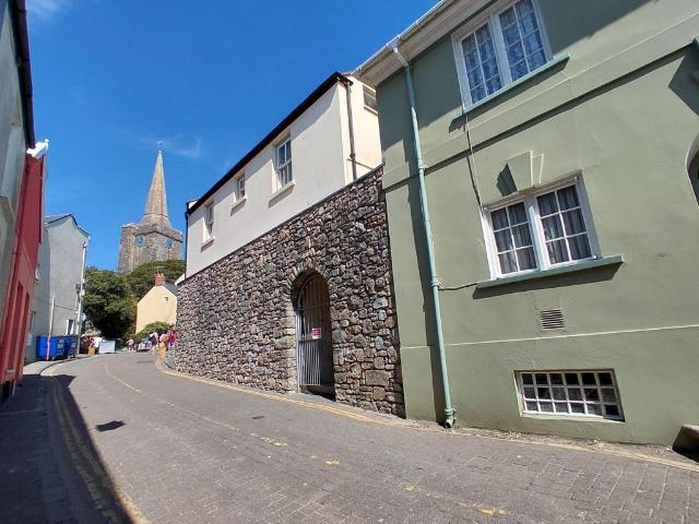 Flat for rent in Tenby, Wales