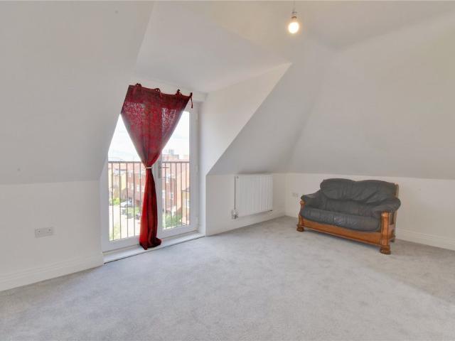 Apartment for rent in Maylands, Pouchen End
