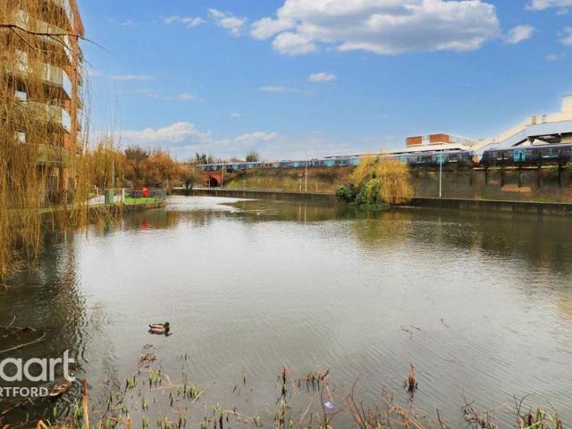 Flat for rent in Temple Hill, Dartford