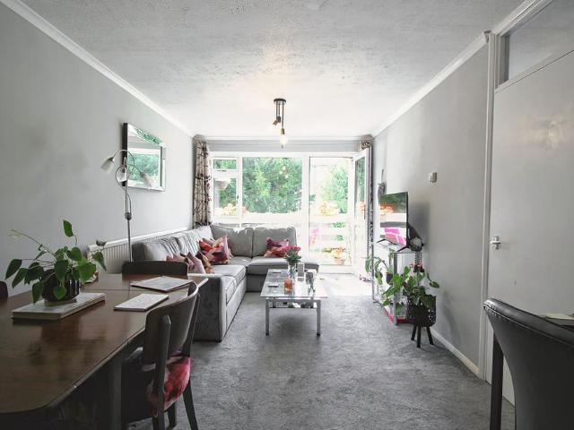 Apartment for rent in Red Hill, Surrey