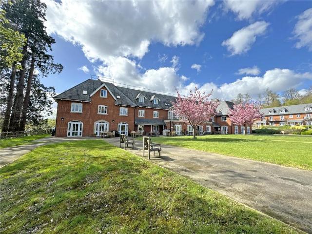 Flat for rent in Holy Cross Priory Village, Wealden