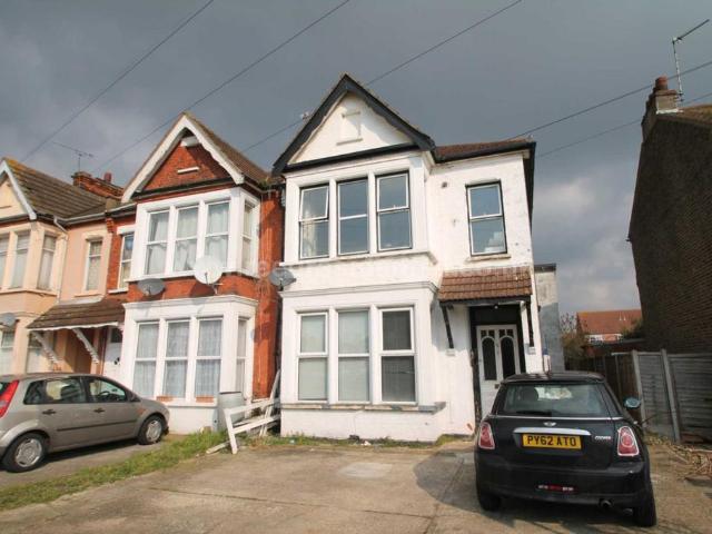 Flat for rent in Alton Barnes, Essex