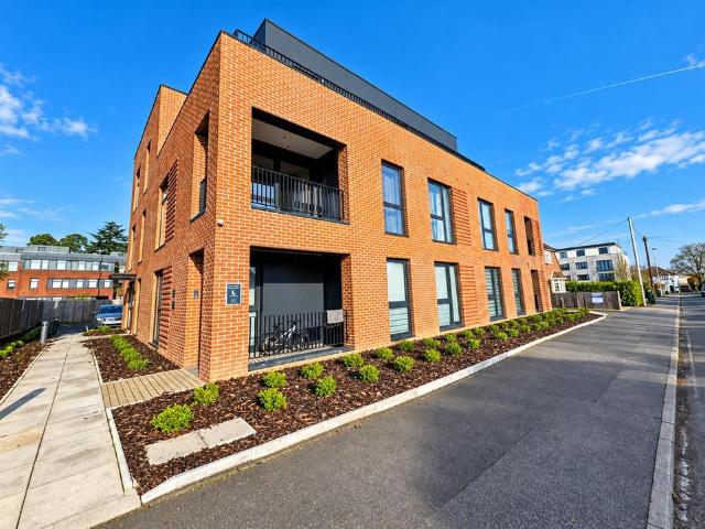 Flat for rent in Edenbrook, Hart