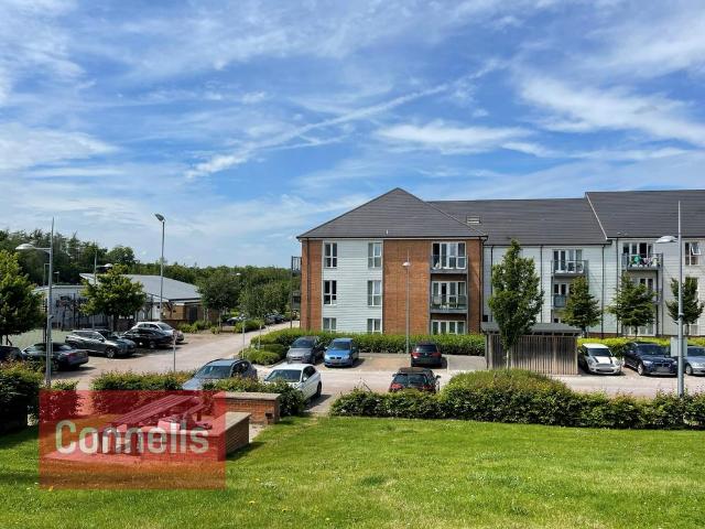 Flat for rent in Kilnwood Vale, Horsham
