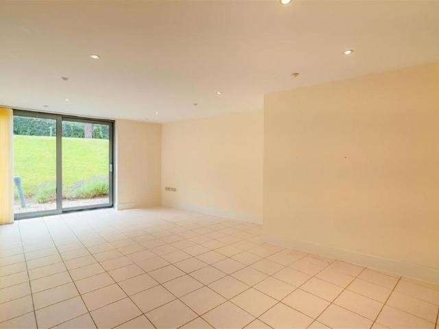 Apartment for rent in Golden Valley, Gloucestershire