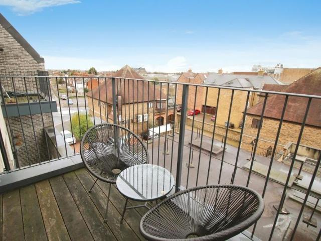 Apartment for rent in Navestock Side, Essex