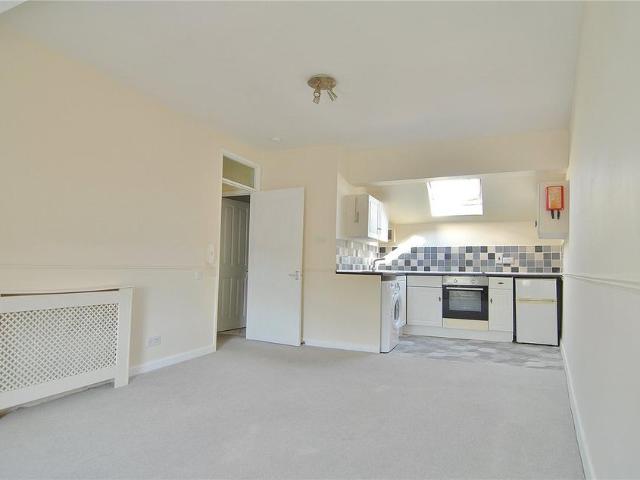 Flat for rent in Stroud, School House