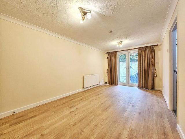 Apartment for rent in Wrecclesham, Fole
