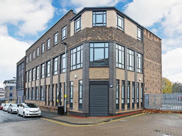Flat for rent in Belle Isle, West Yorkshire