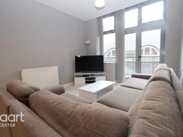 Flat for rent in St Matthew's, Old Wharf
