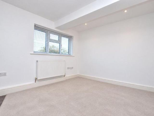 Apartment for rent in Shawfield, Guildford