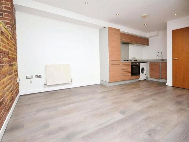 Apartment for rent in London Borough of Havering, Greater London