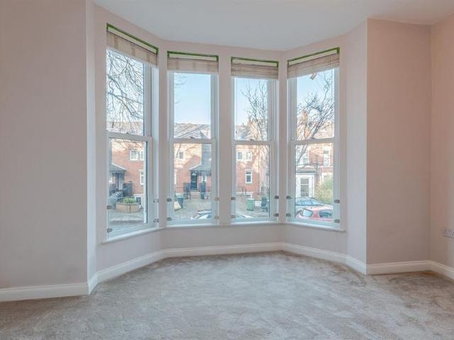 Apartment for rent in Shortlands, Greater London