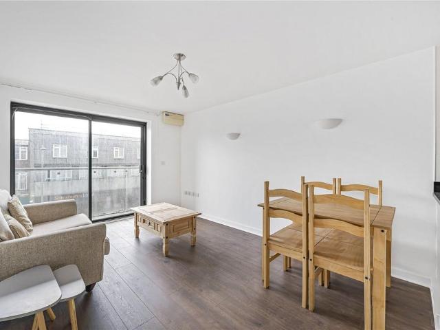 Flat for rent in Headington Shops, The Slade