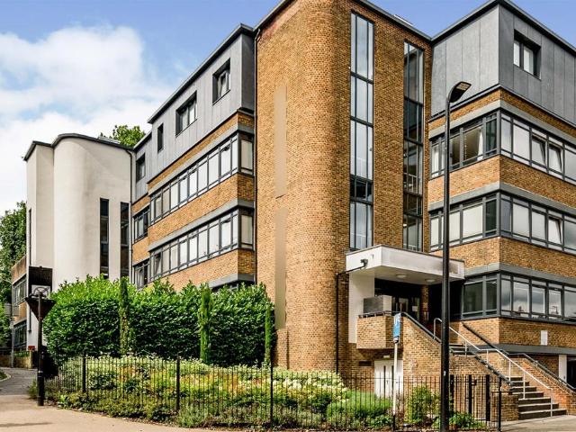 Flat for rent in Daws Hill, Cressex