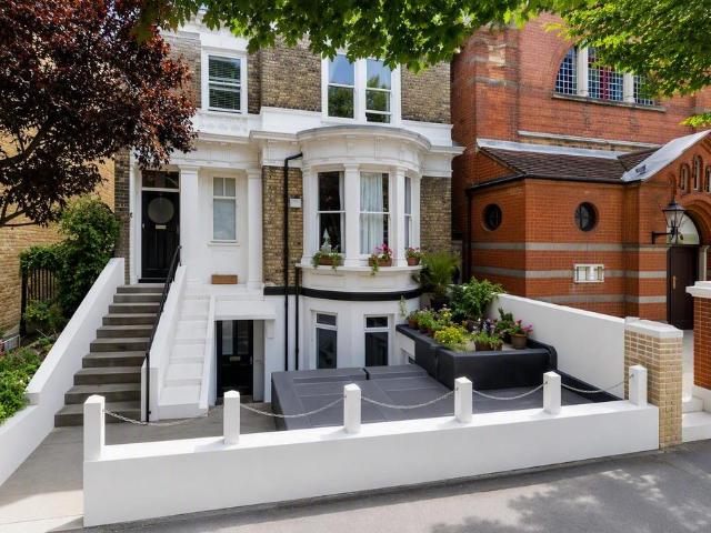 Flat for rent in London Borough of Wandsworth, Greater London