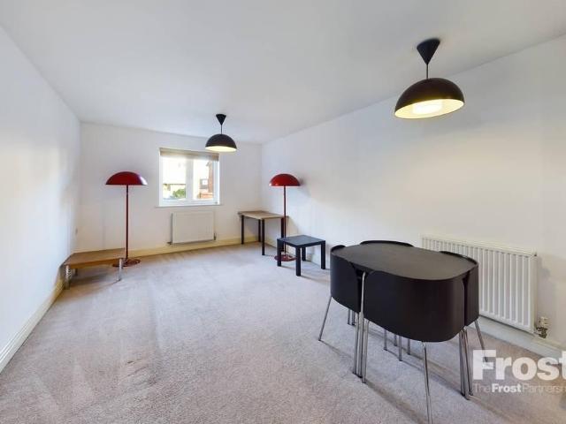 Apartment for rent in Egham Hythe, Row Town