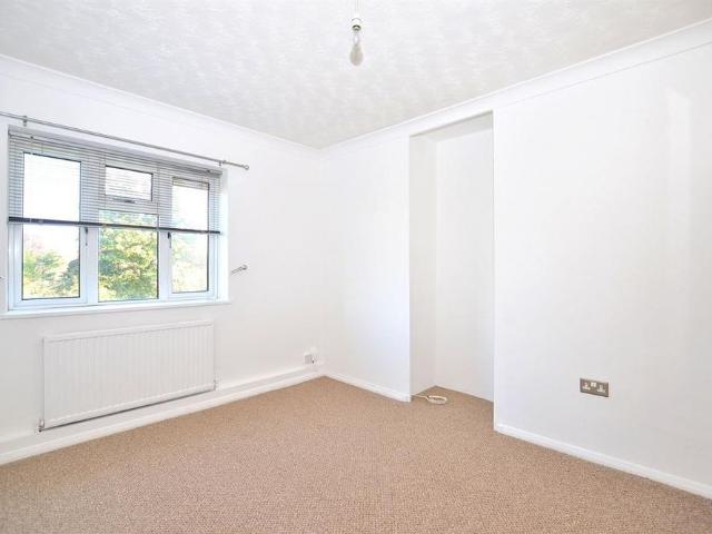 Apartment for rent in Debden Green, Epping