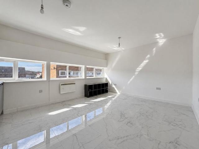 Apartment for rent in Park Central, Birmingham