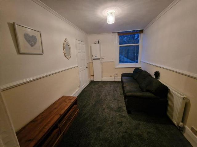 Apartment for rent in Thornhill Lees
