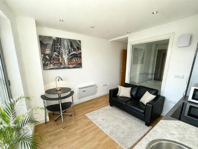 Apartment for rent in Cavalier Hill, Leeds
