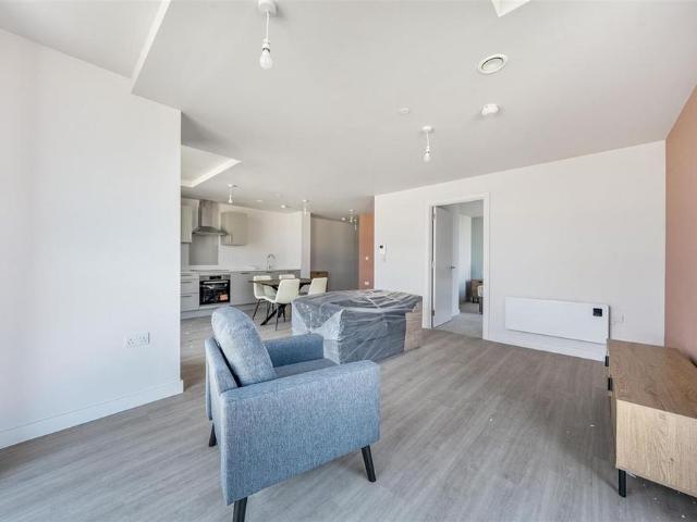 Apartment for rent in Gorse Hill, Trafford Park
