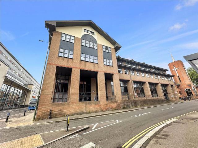 Flat for rent in Red Hill, Surrey