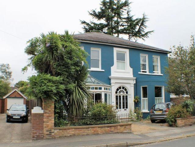 Flat for rent in East Molesey, Elmbridge