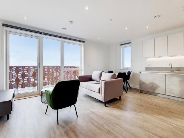 Flat for rent in Thames View, Greater London