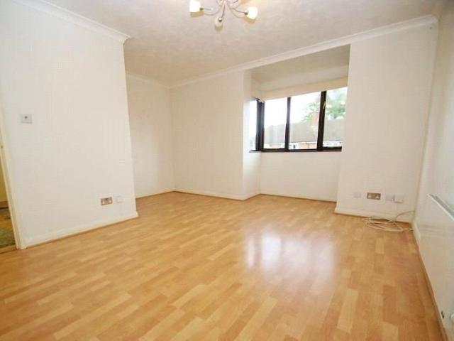 Apartment for rent in Gidea Park, Greater London