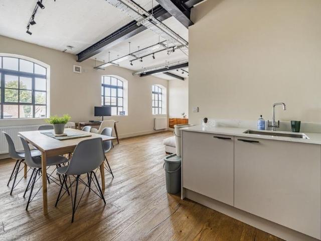 Apartment for rent in St James, Sandown Park