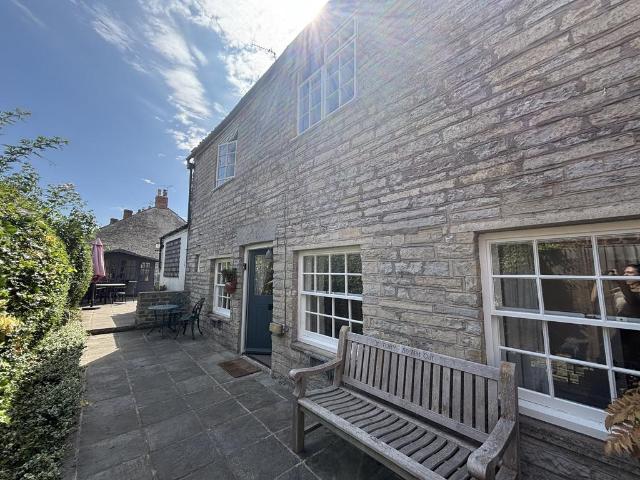 Flat for rent in Somerton, Somerset