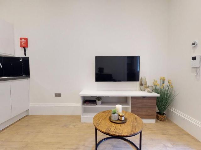 Apartment for rent in Hyde Park, West Yorkshire