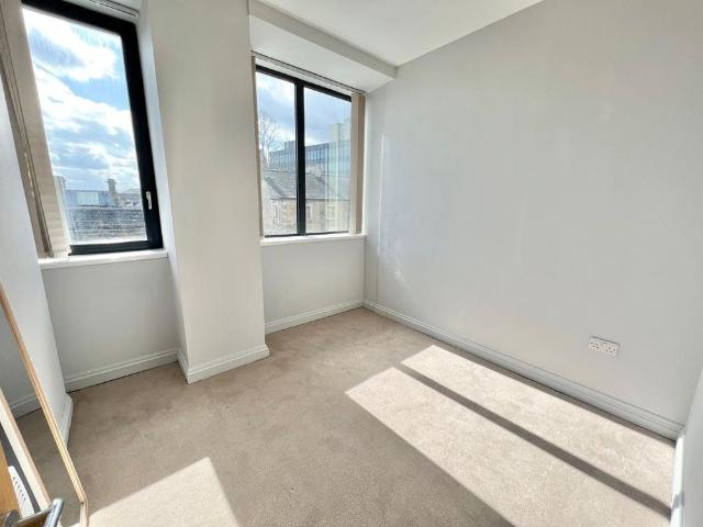 Apartment for rent in Woolshops, Calderdale