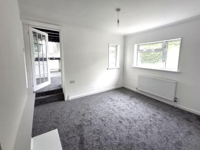 Apartment for rent in Milehouse, Mount Wise