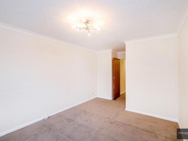Apartment for rent in London Borough of Redbridge, Greater London