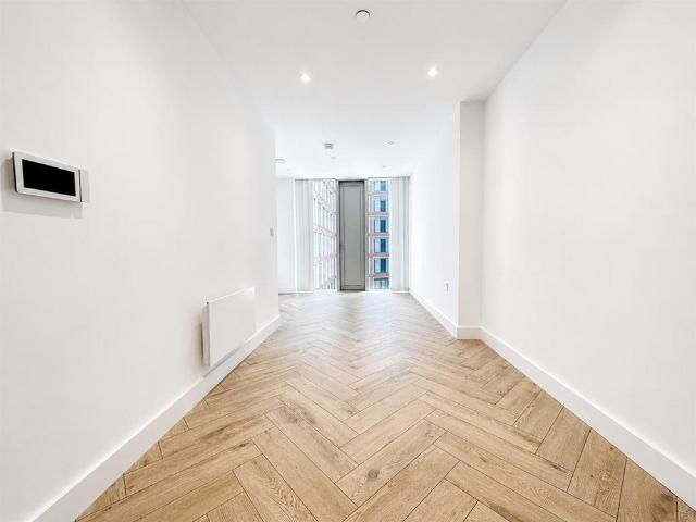 Apartment for rent in Limekilnburn, Green Quarter