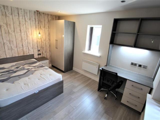 Apartment for rent in Hyde Park, West Yorkshire