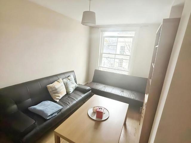 Apartment for rent in St James, Sandown Park