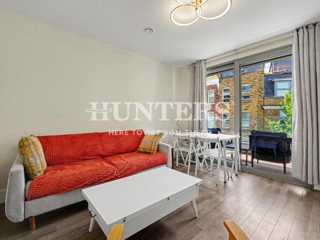 Flat for rent in Dalston, Greater London